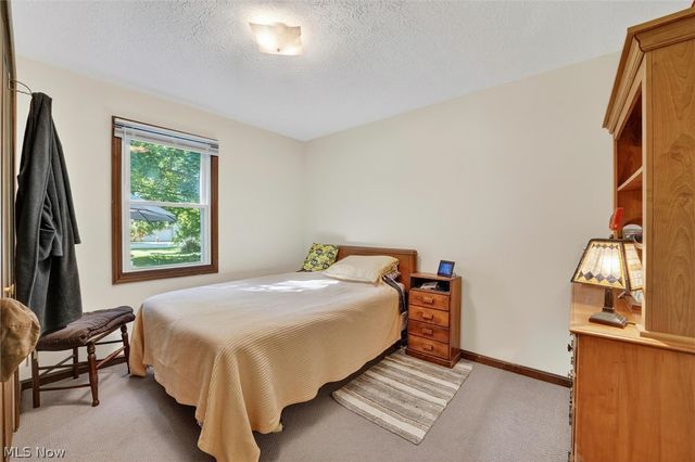 33062 Chestnut Ridge Road, North Ridgeville, OH 44039