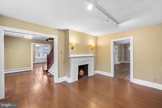 8 REESE AVE, Newtown Square, PA 19073