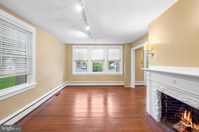 8 REESE AVE, Newtown Square, PA 19073