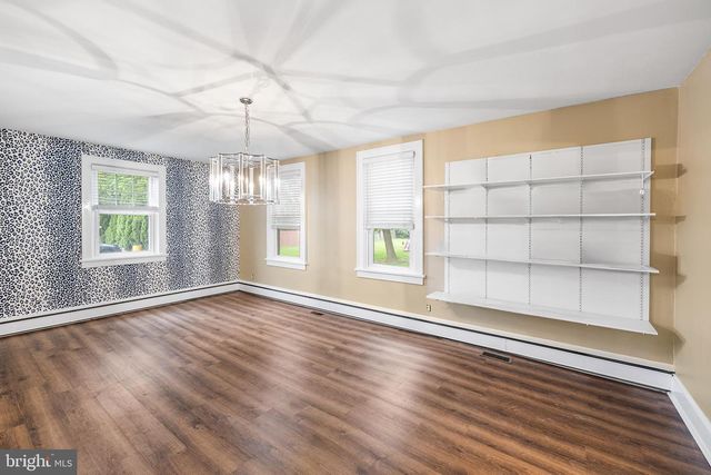 8 REESE AVE, Newtown Square, PA 19073