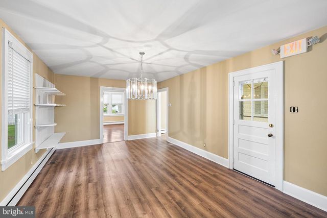 8 REESE AVE, Newtown Square, PA 19073