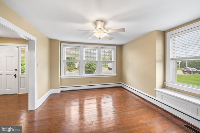 8 REESE AVE, Newtown Square, PA 19073