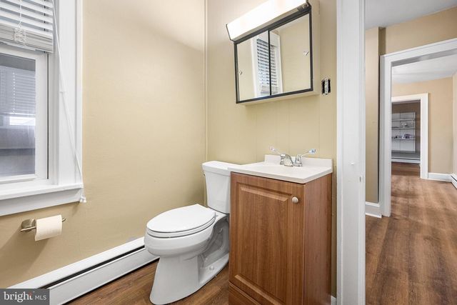 8 REESE AVE, Newtown Square, PA 19073