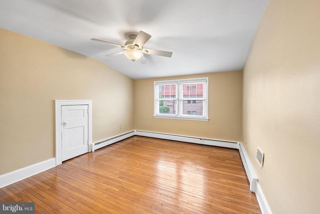 8 REESE AVE, Newtown Square, PA 19073