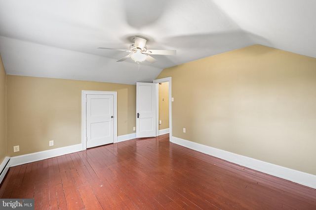 8 REESE AVE, Newtown Square, PA 19073