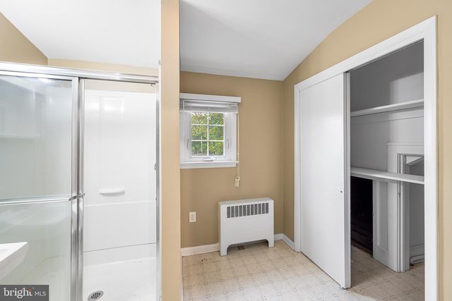 8 REESE AVE, Newtown Square, PA 19073