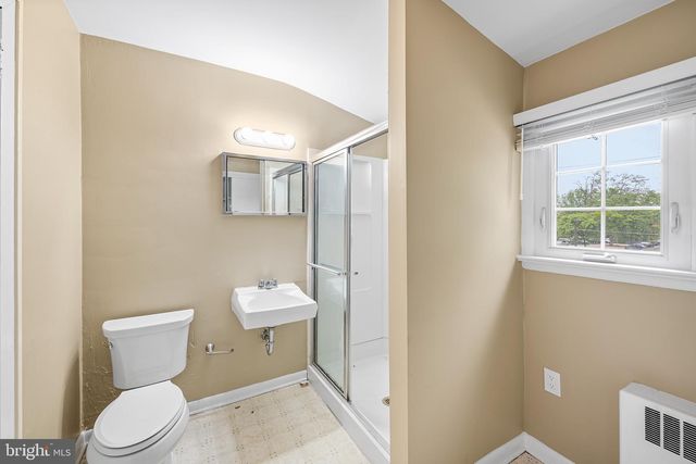 8 REESE AVE, Newtown Square, PA 19073