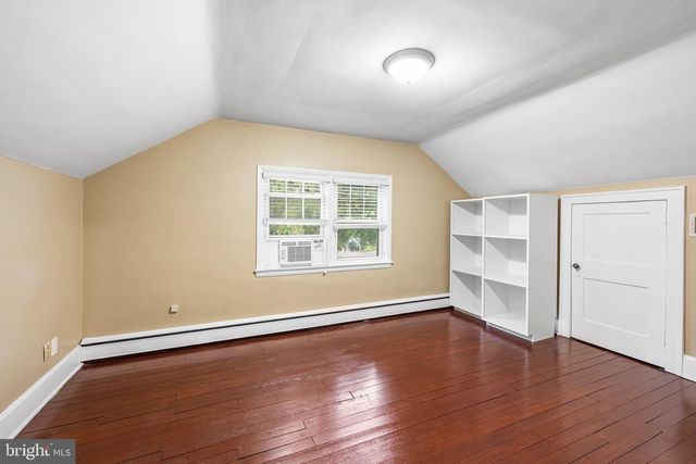 8 REESE AVE, Newtown Square, PA 19073