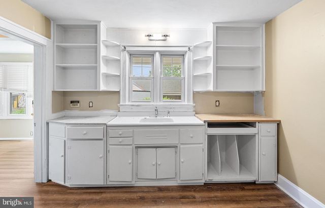 8 REESE AVE, Newtown Square, PA 19073