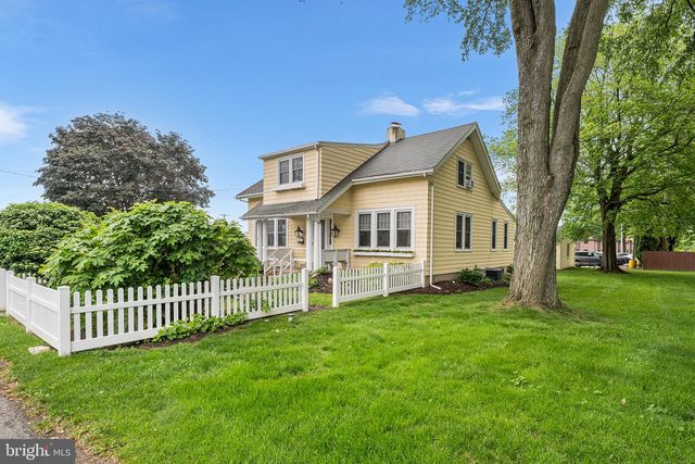 8 REESE AVE, Newtown Square, PA 19073