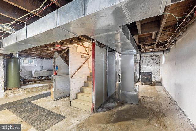 8 REESE AVE, Newtown Square, PA 19073