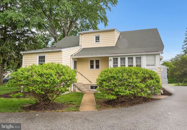 8 REESE AVE, Newtown Square, PA 19073