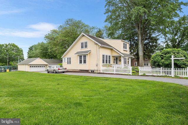 8 REESE AVE, Newtown Square, PA 19073