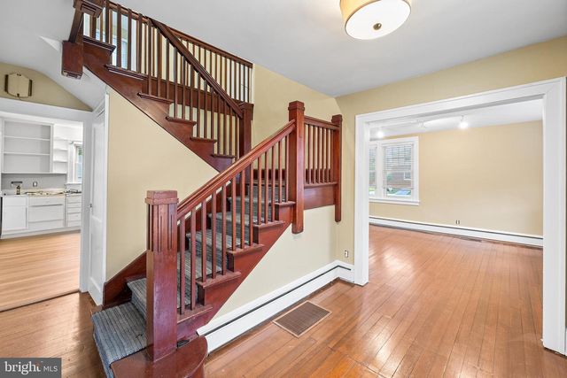 8 REESE AVE, Newtown Square, PA 19073