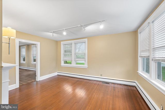 8 REESE AVE, Newtown Square, PA 19073