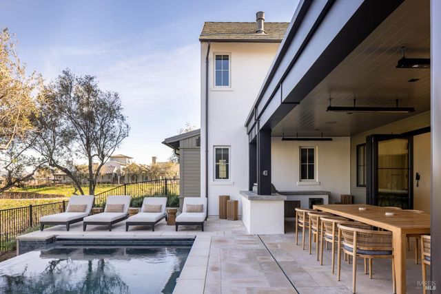 306 Vine Row Ct, Napa, CA 94559