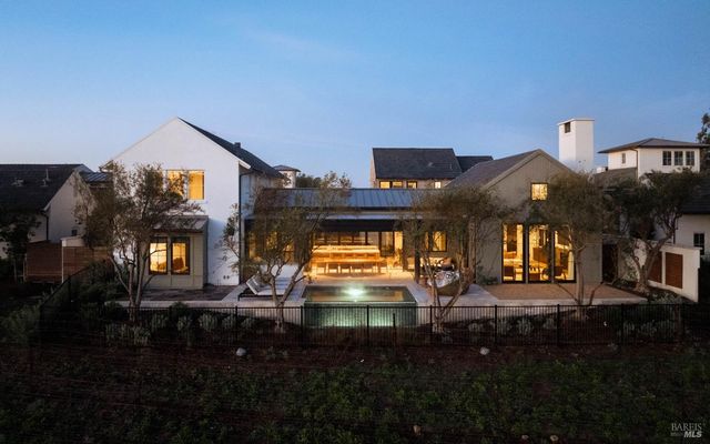 306 Vine Row Ct, Napa, CA 94559