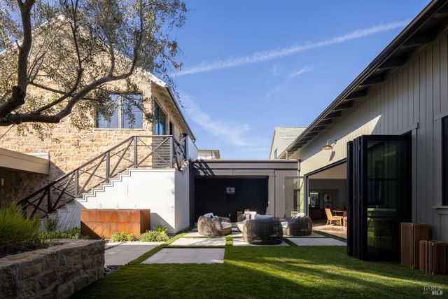 306 Vine Row Ct, Napa, CA 94559