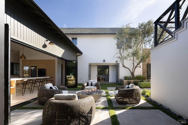 306 Vine Row Ct, Napa, CA 94559