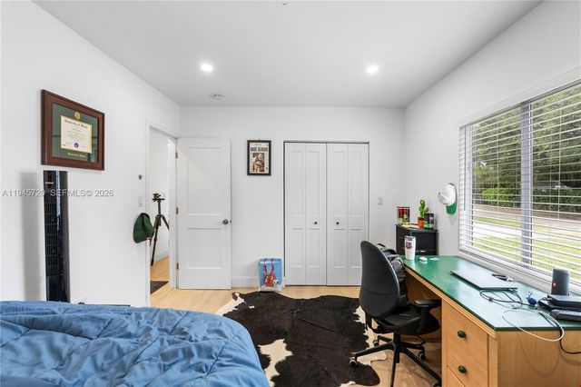 5854 SW 62nd St, Miami, FL 33143