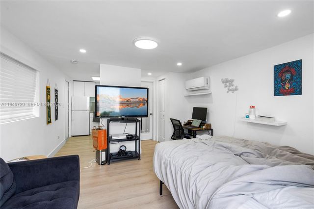 5854 SW 62nd St, Miami, FL 33143