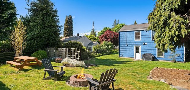 7439 S 116th Place, Seattle, WA 98178