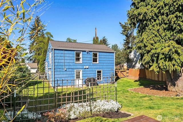7439 S 116th Place, Seattle, WA 98178