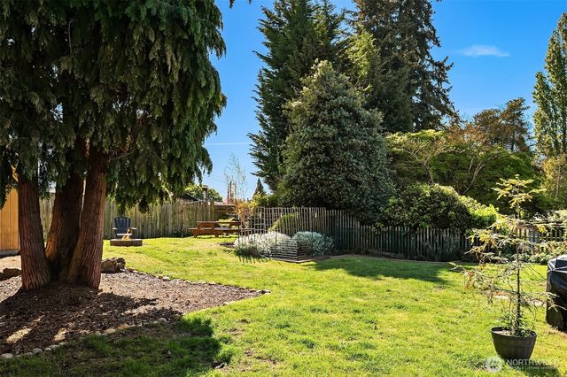 7439 S 116th Place, Seattle, WA 98178