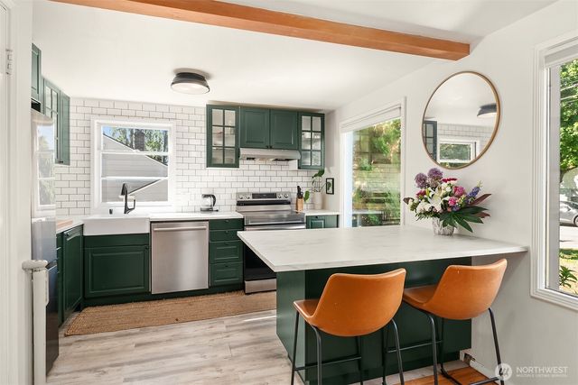 7439 S 116th Place, Seattle, WA 98178