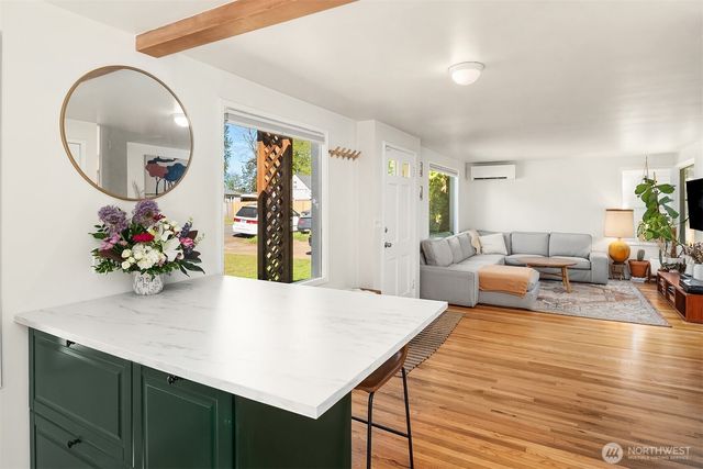 7439 S 116th Place, Seattle, WA 98178