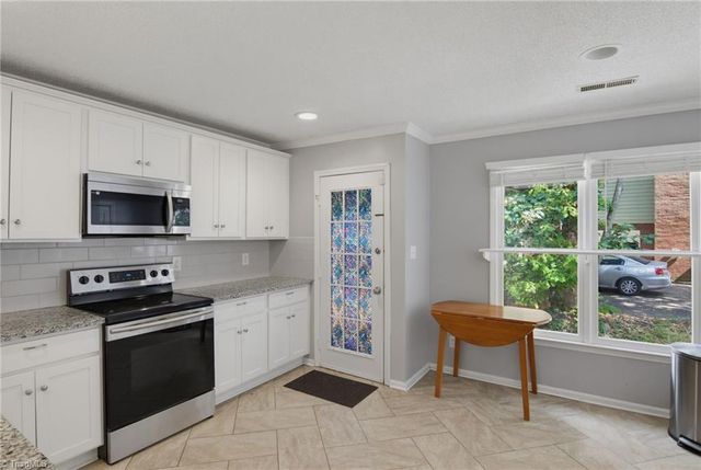 3220 Hickory Ridge Drive, Winston-salem, NC 27127