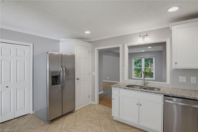 3220 Hickory Ridge Drive, Winston-salem, NC 27127