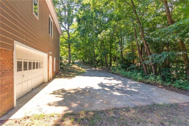 3220 Hickory Ridge Drive, Winston-salem, NC 27127