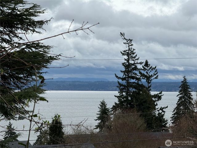 1256 Mount Baker Avenue, Camano Island, WA 98282