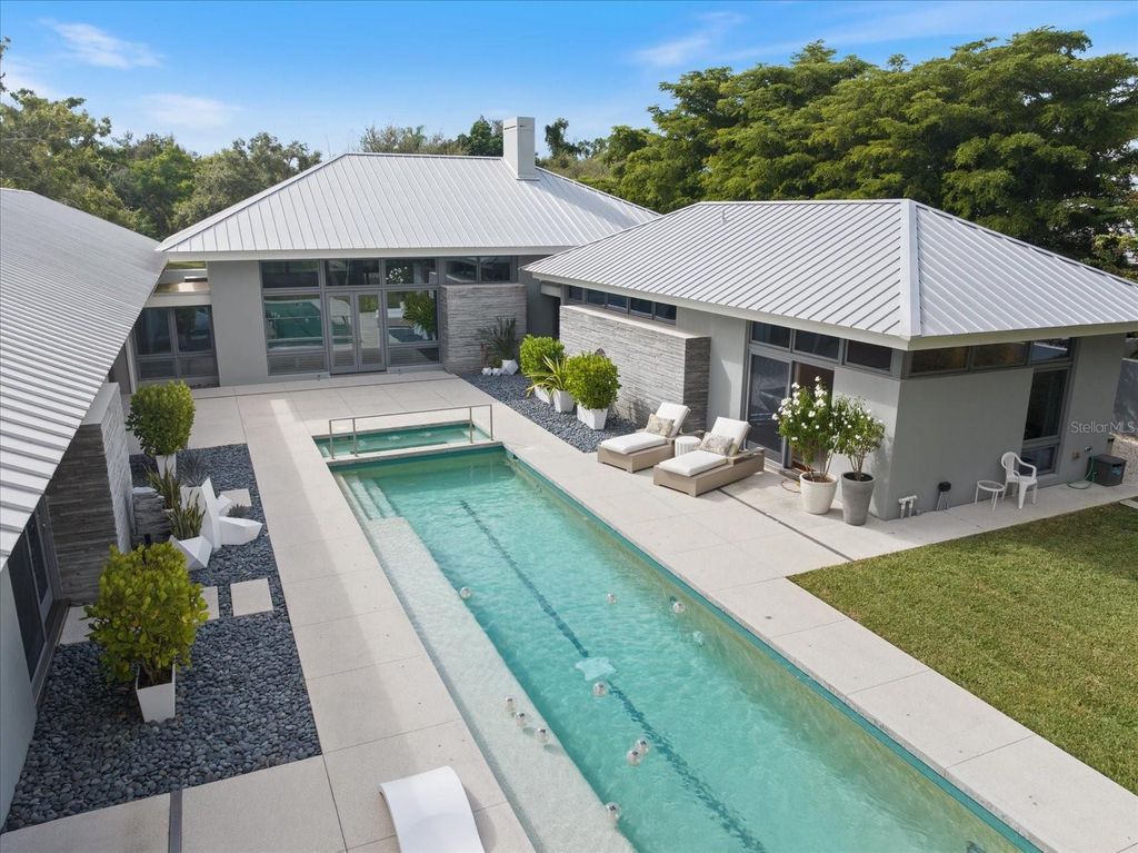 1739 CHEROKEE DRIVE, Sarasota, FL 34239