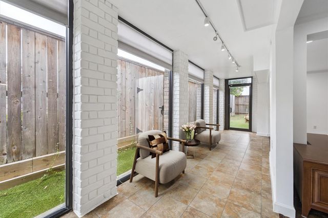 7575 Katy Freeway 4, Houston, TX 77024