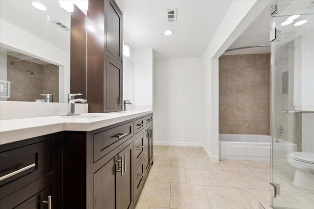 7575 Katy Freeway 4, Houston, TX 77024