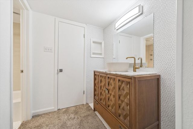 7575 Katy Freeway 4, Houston, TX 77024