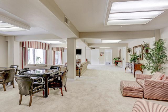 7575 Katy Freeway 4, Houston, TX 77024