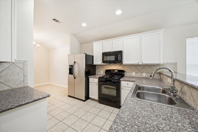 3039 Boxwood Springs Lane, Dickinson, TX 77539
