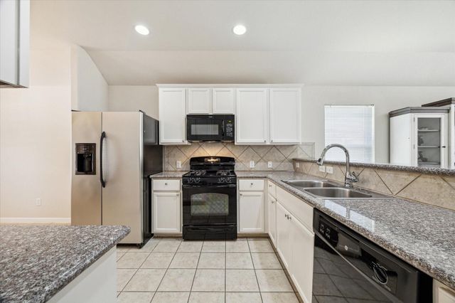 3039 Boxwood Springs Lane, Dickinson, TX 77539