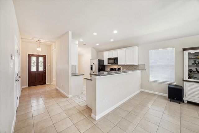 3039 Boxwood Springs Lane, Dickinson, TX 77539