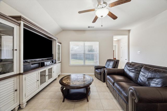 3039 Boxwood Springs Lane, Dickinson, TX 77539