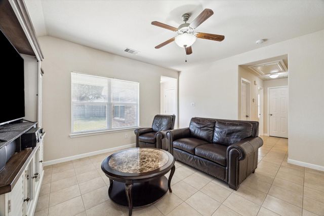 3039 Boxwood Springs Lane, Dickinson, TX 77539