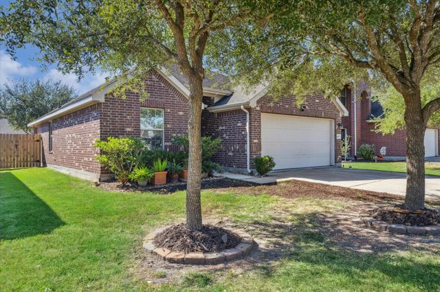 3039 Boxwood Springs Lane, Dickinson, TX 77539