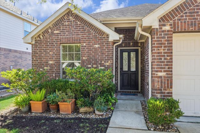 3039 Boxwood Springs Lane, Dickinson, TX 77539