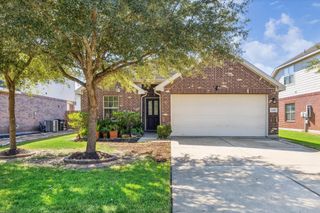 3039 Boxwood Springs Lane, Dickinson, TX 77539