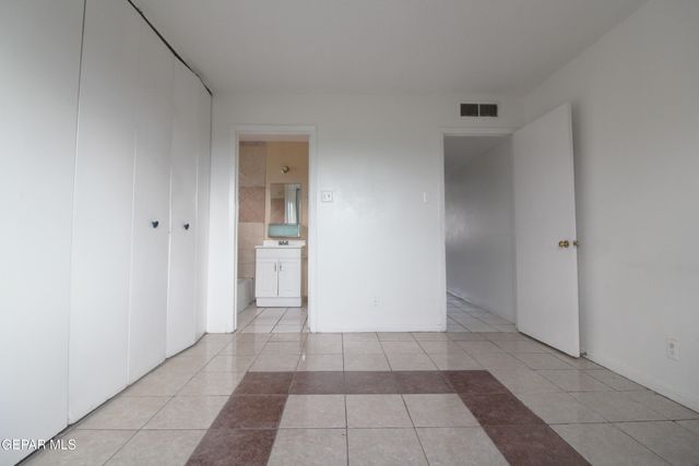 5200 CAROUSEL Drive 2, El Paso, TX 79912