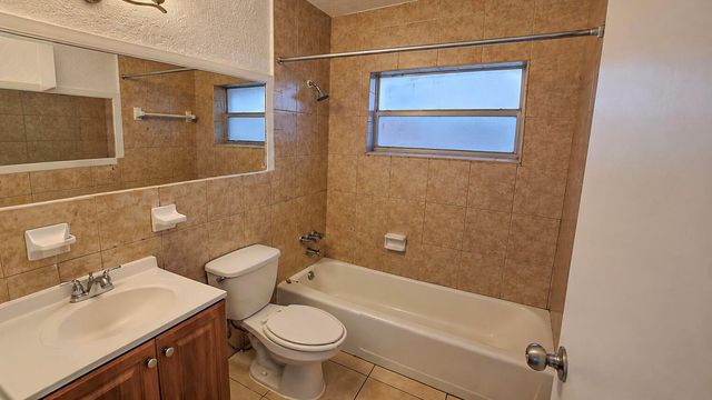 3970 NW 31ST Terrace 1, Lauderdale Lakes, FL 33309