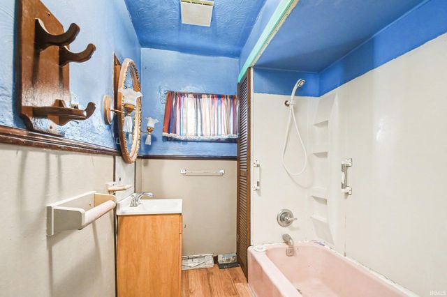 2005 Panama Street, Mishawaka, IN 46544